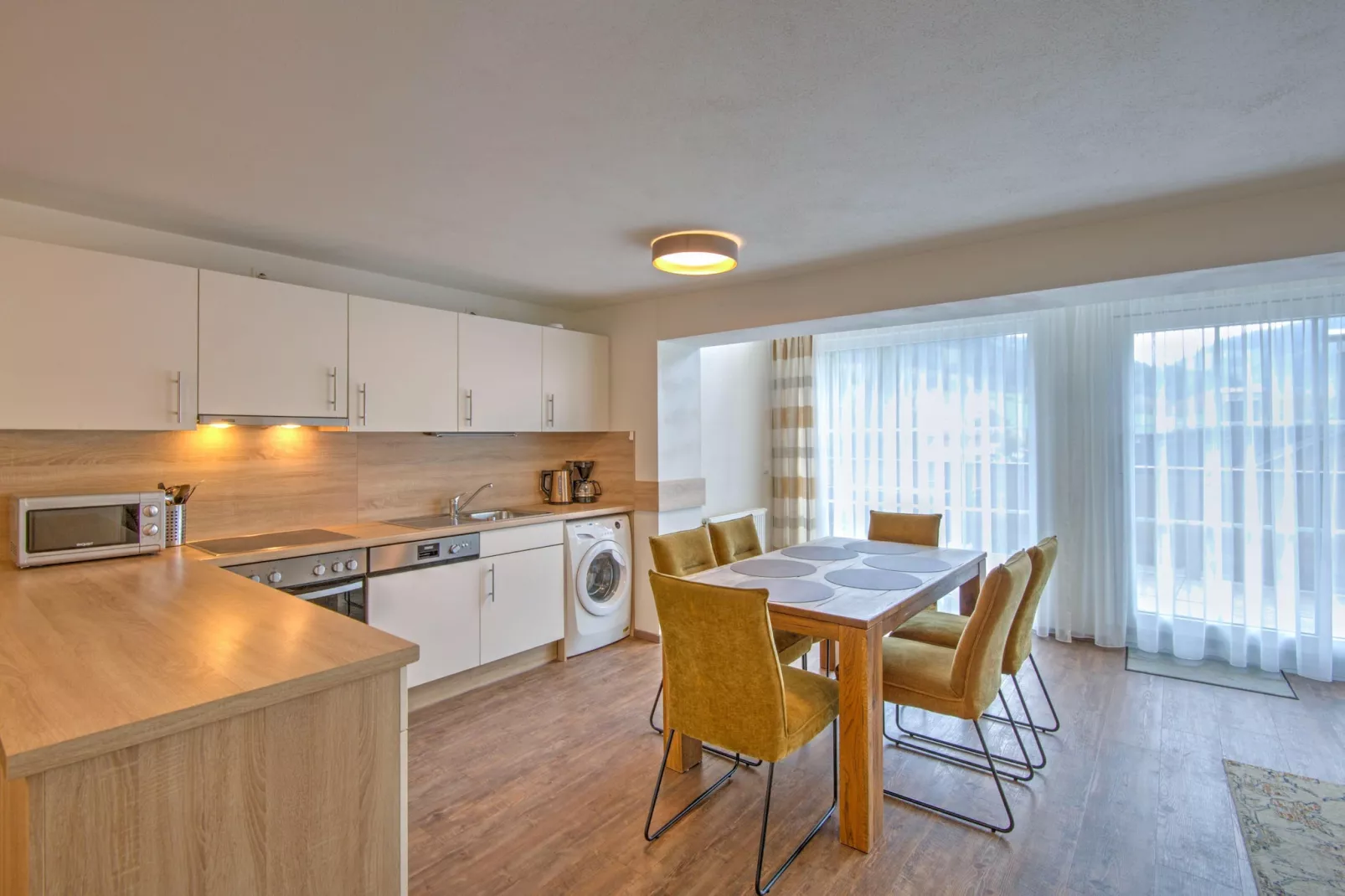 Brunner Apartment Top 5-Eetkamer