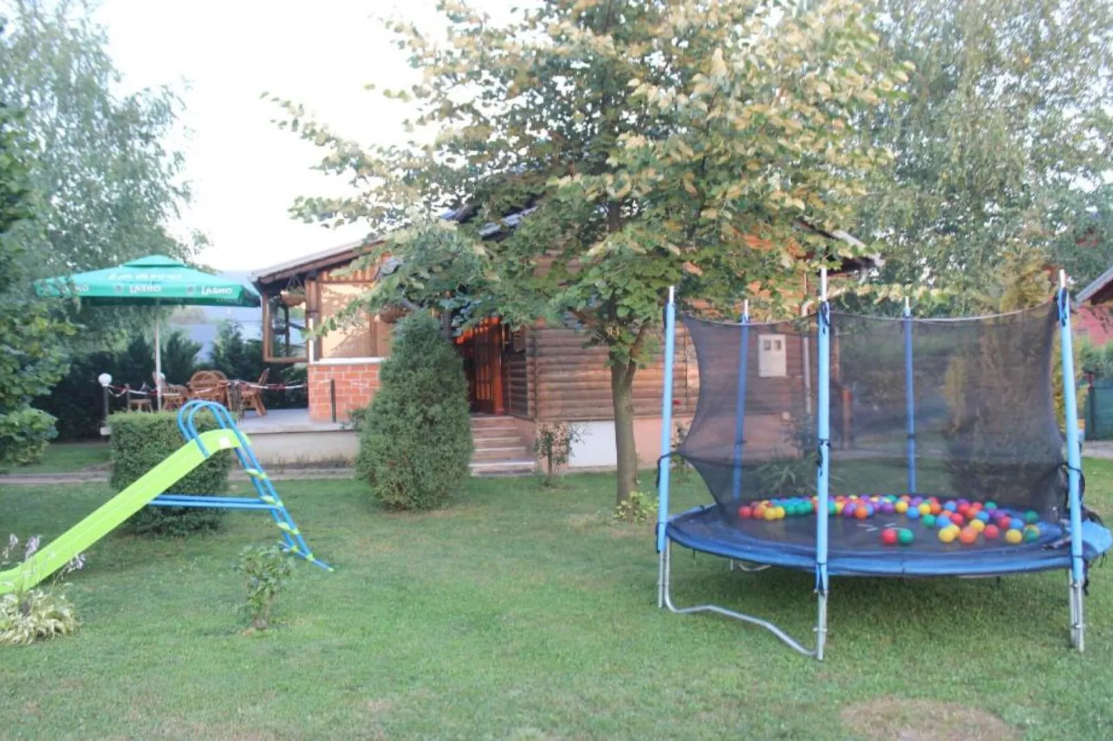 Four bedroom home with river view-Tuinen zomer