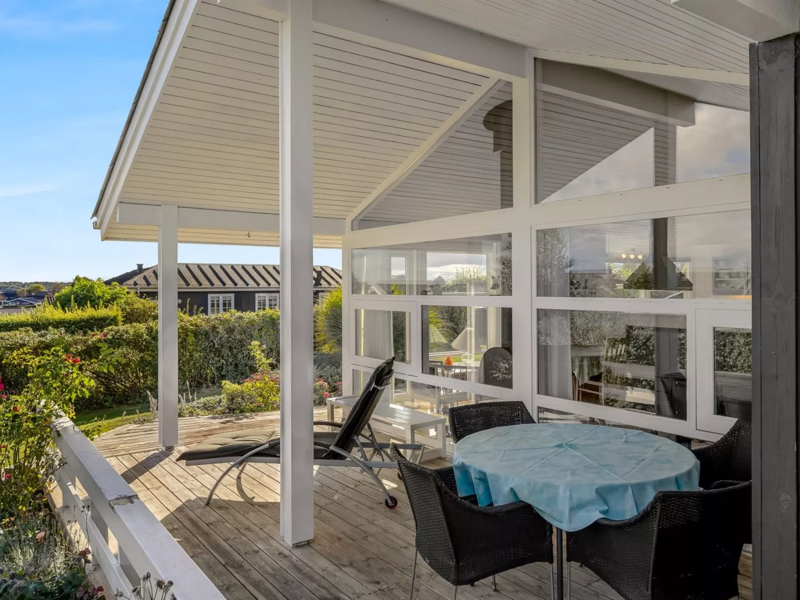 "Tjarven" - 350m from the sea-Buiten