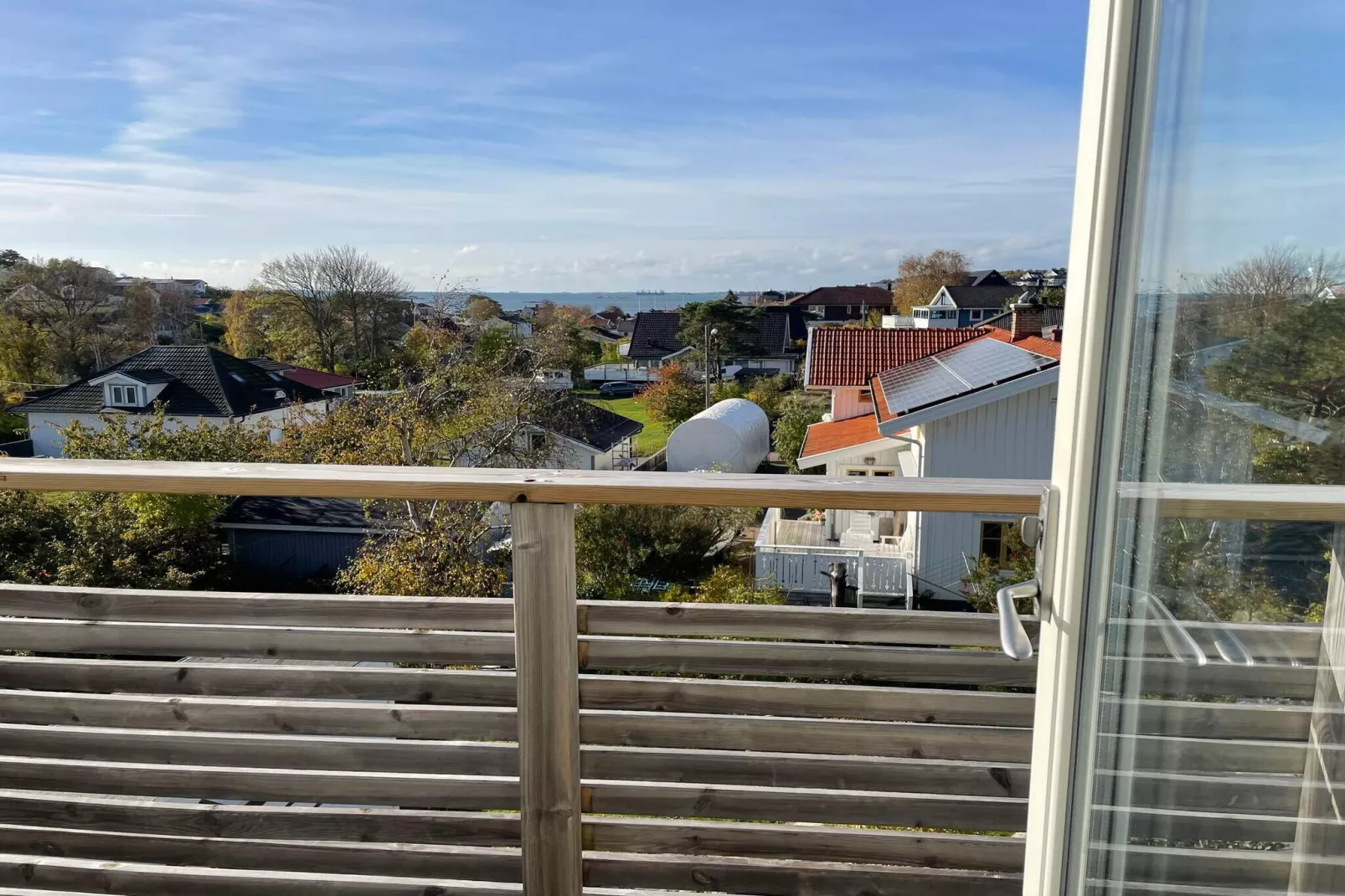 Kustwoning in Sandvik met zwembad-Buitenlucht