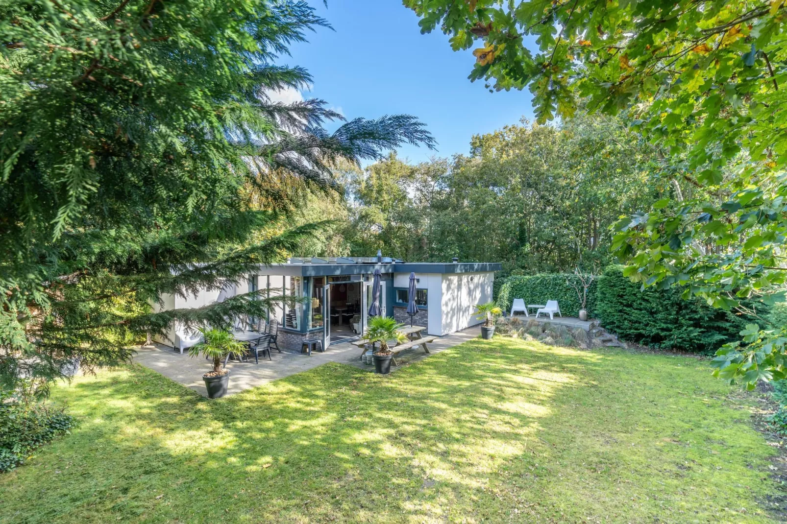 Pelikaanweg 21-Tuinen zomer