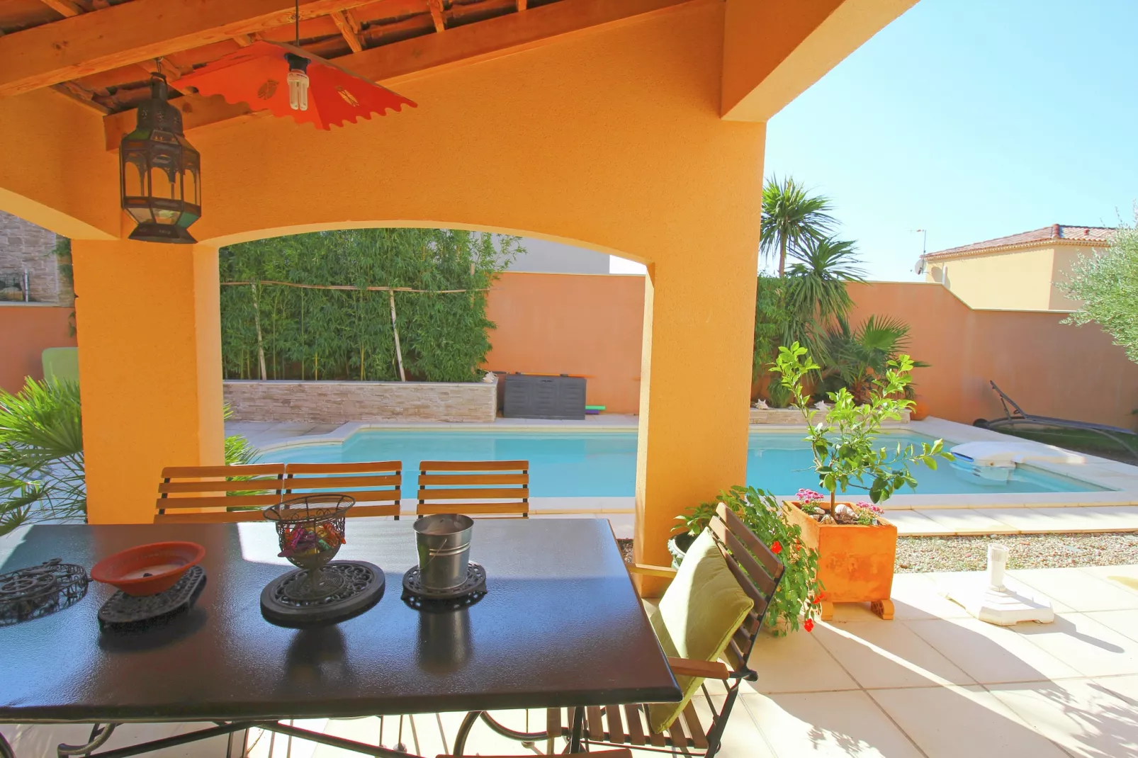 Prachtig vakantiehuis met privézwembad-Terrasbalkon