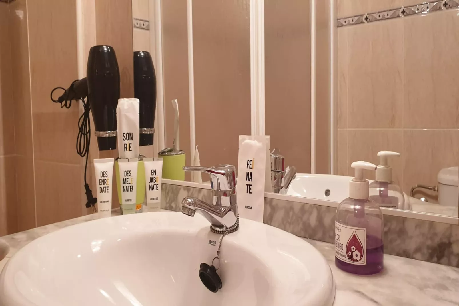 CT 370 AL - Faro's Veraplaya Naturista Apartment-Badkamer