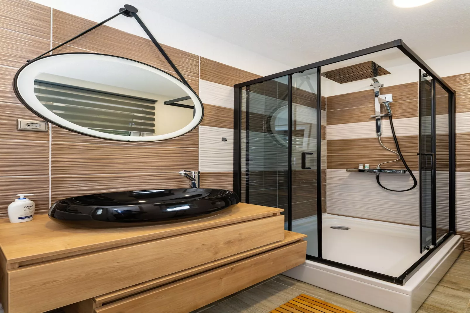 Sea view penthouse Nikita-Badkamer