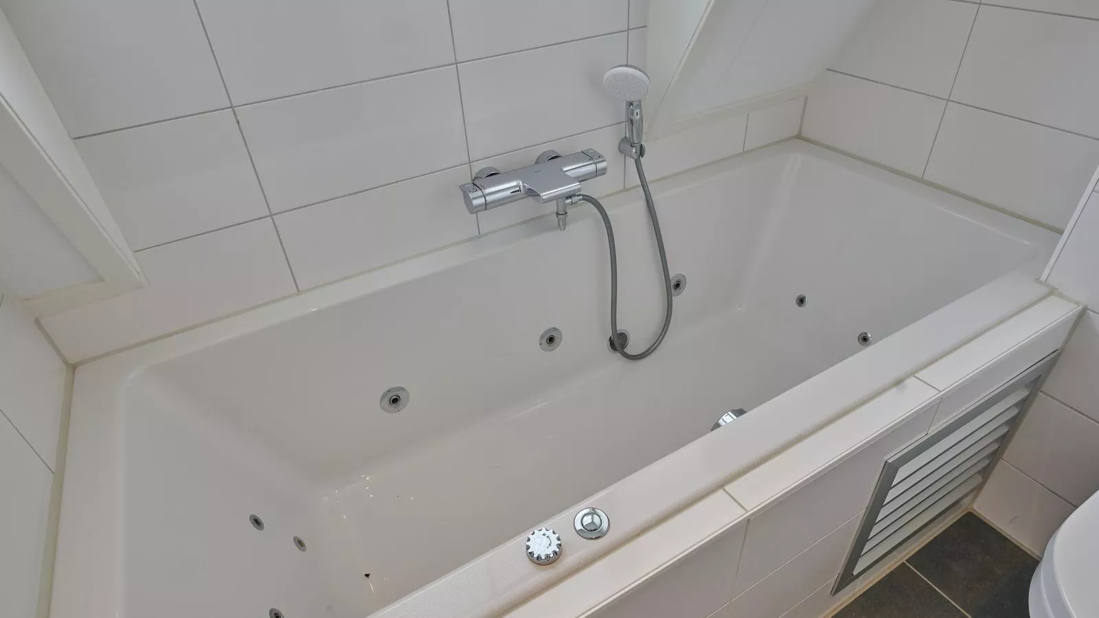 SeaLuxe Suite 27i-Spa