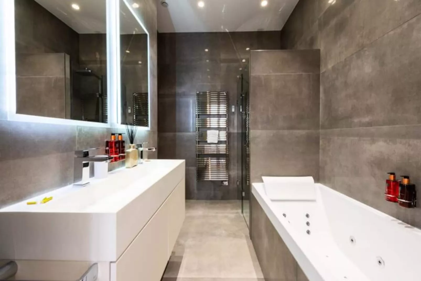 Résidence Duplex 145m² Terrasse Et Ascenseur Privé-Niet-getagd