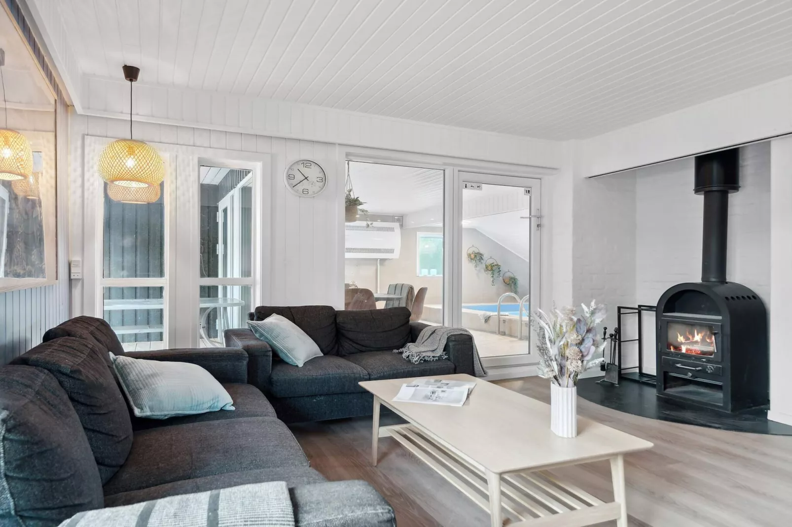 Zeezijde retraite met zwembad -- By Traum Ferienwohnungen-Binnen