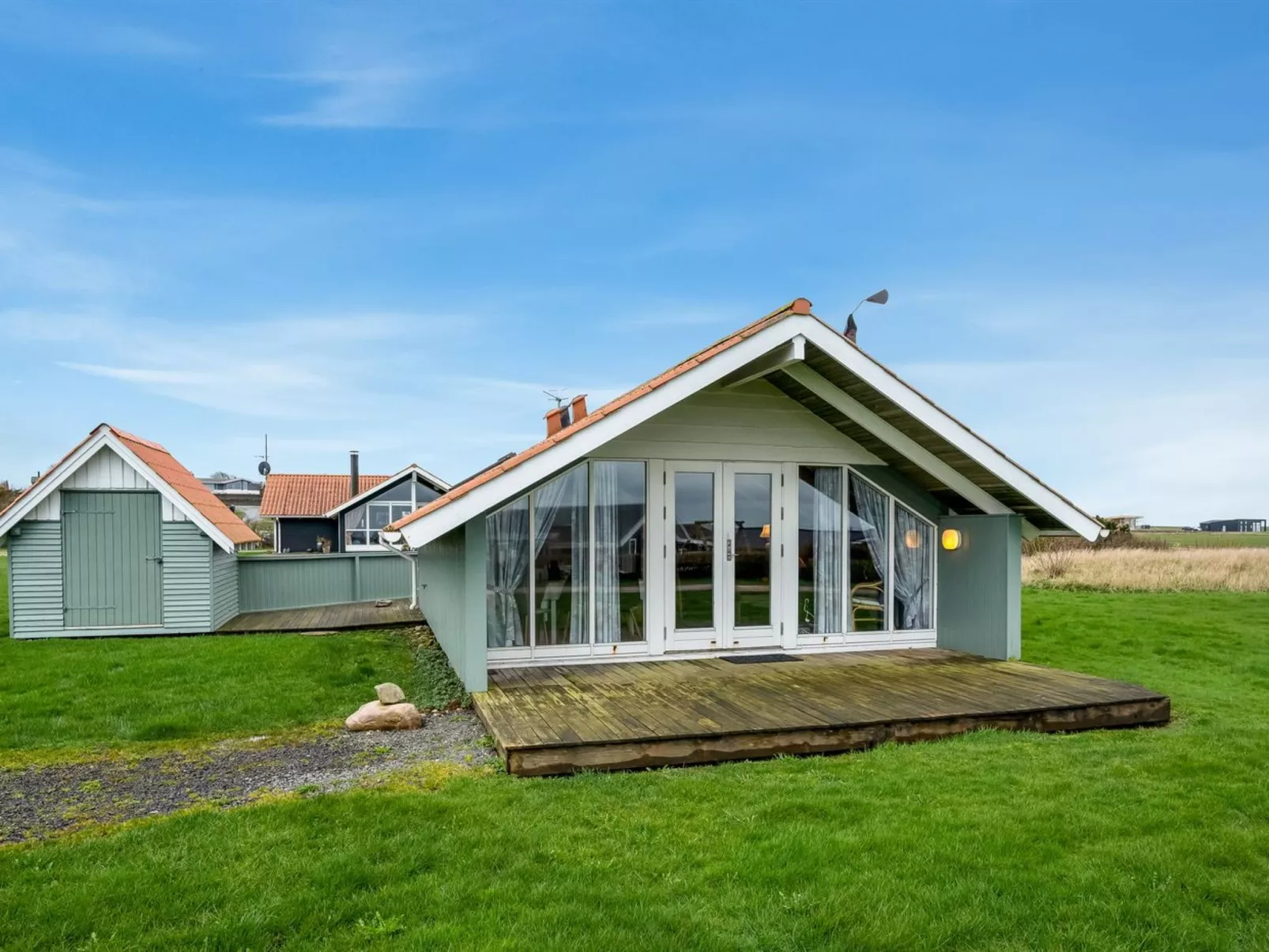 "Lonne" - 750m to the fjord-Buiten