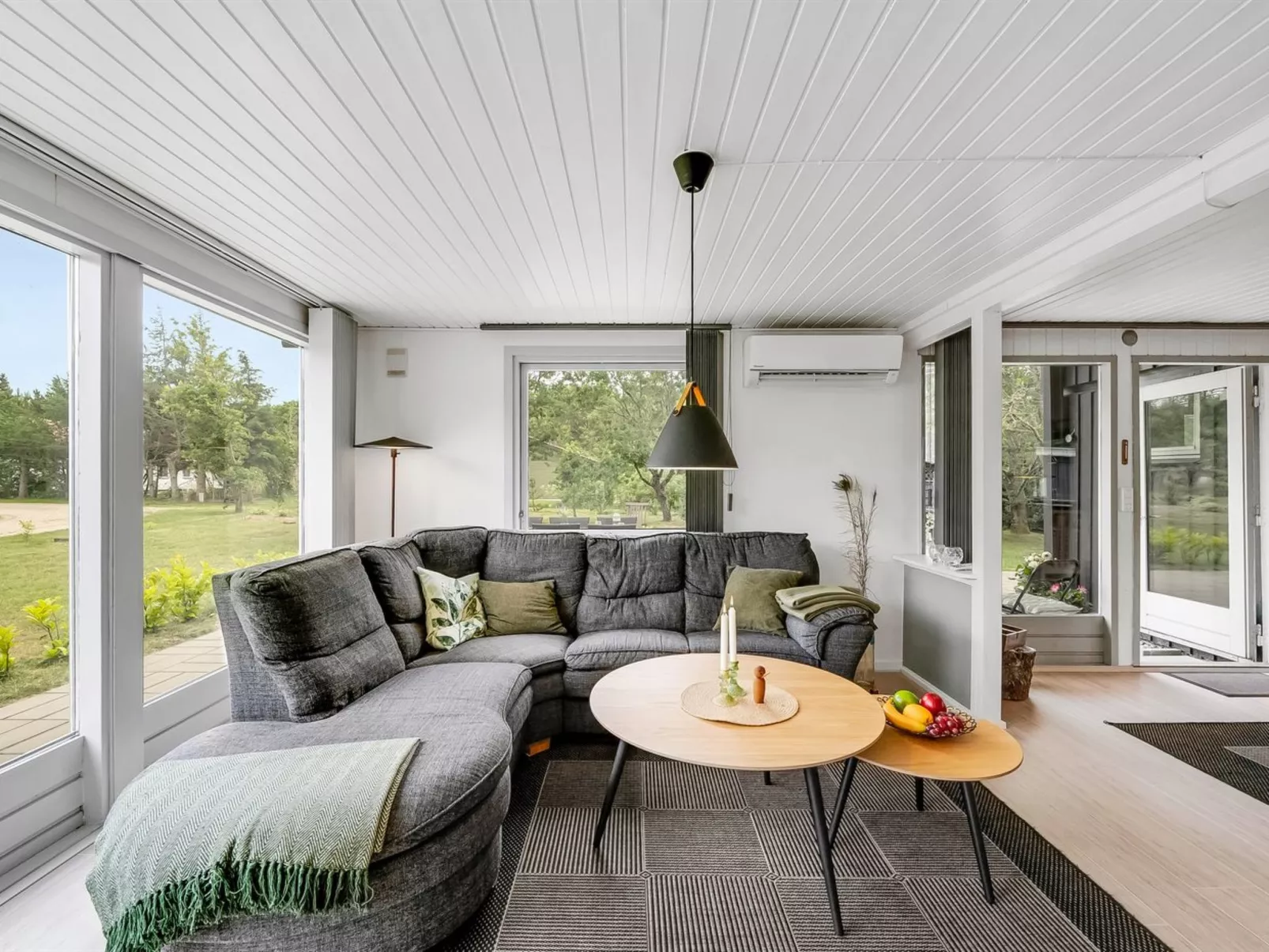 "Embla" - 500m to the fjord-Binnen