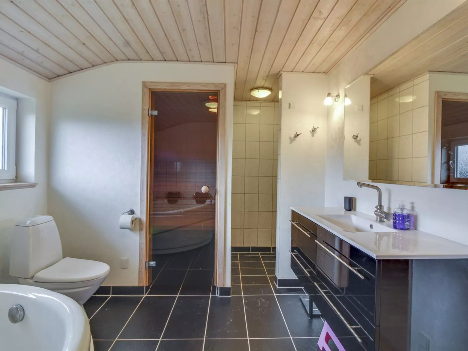 "Susan" - 600m from the sea-Binnen