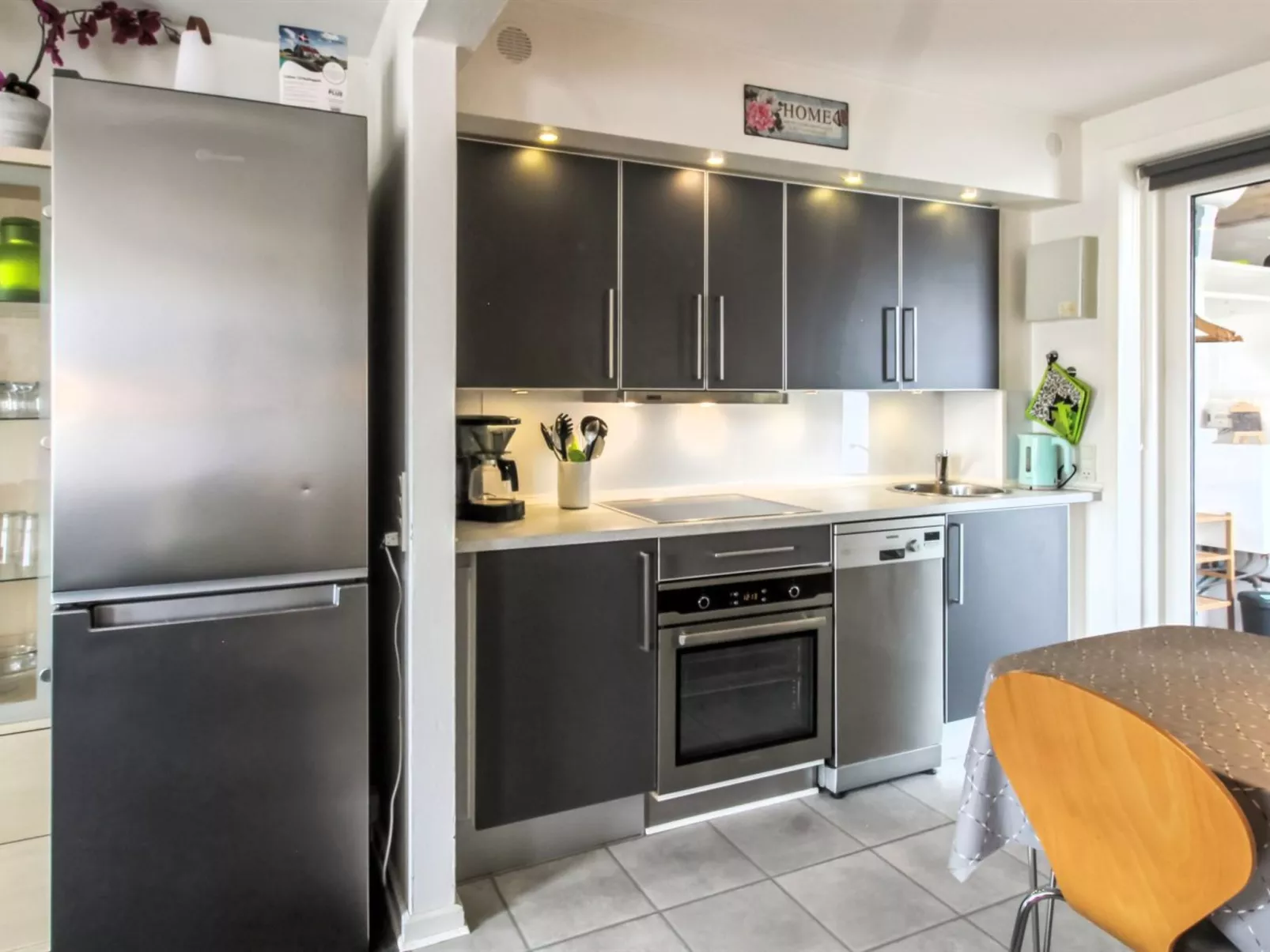 "Héléne" - 2.3km from the sea-Binnen