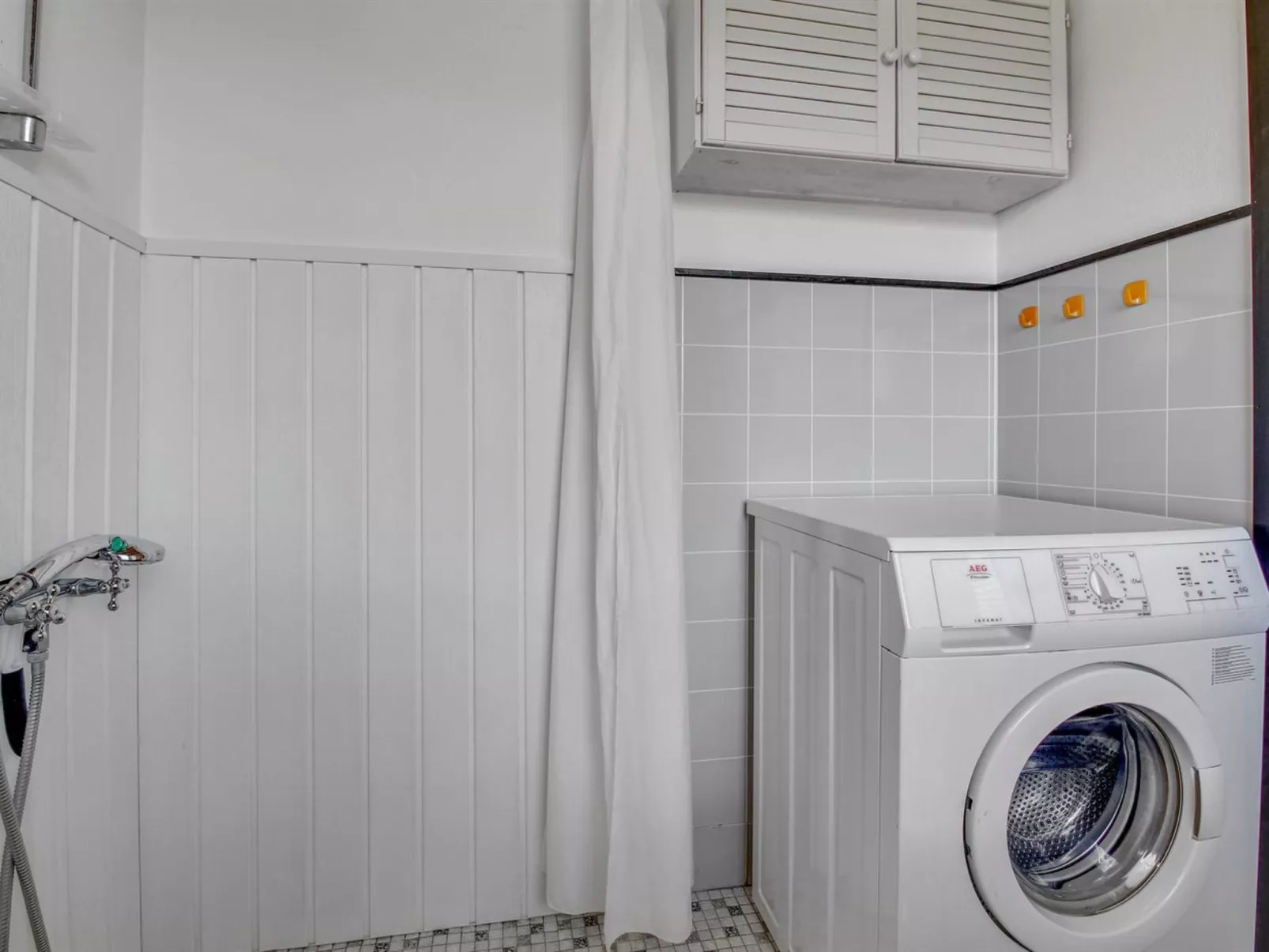 "Tulir" - 300m from the sea-Binnen