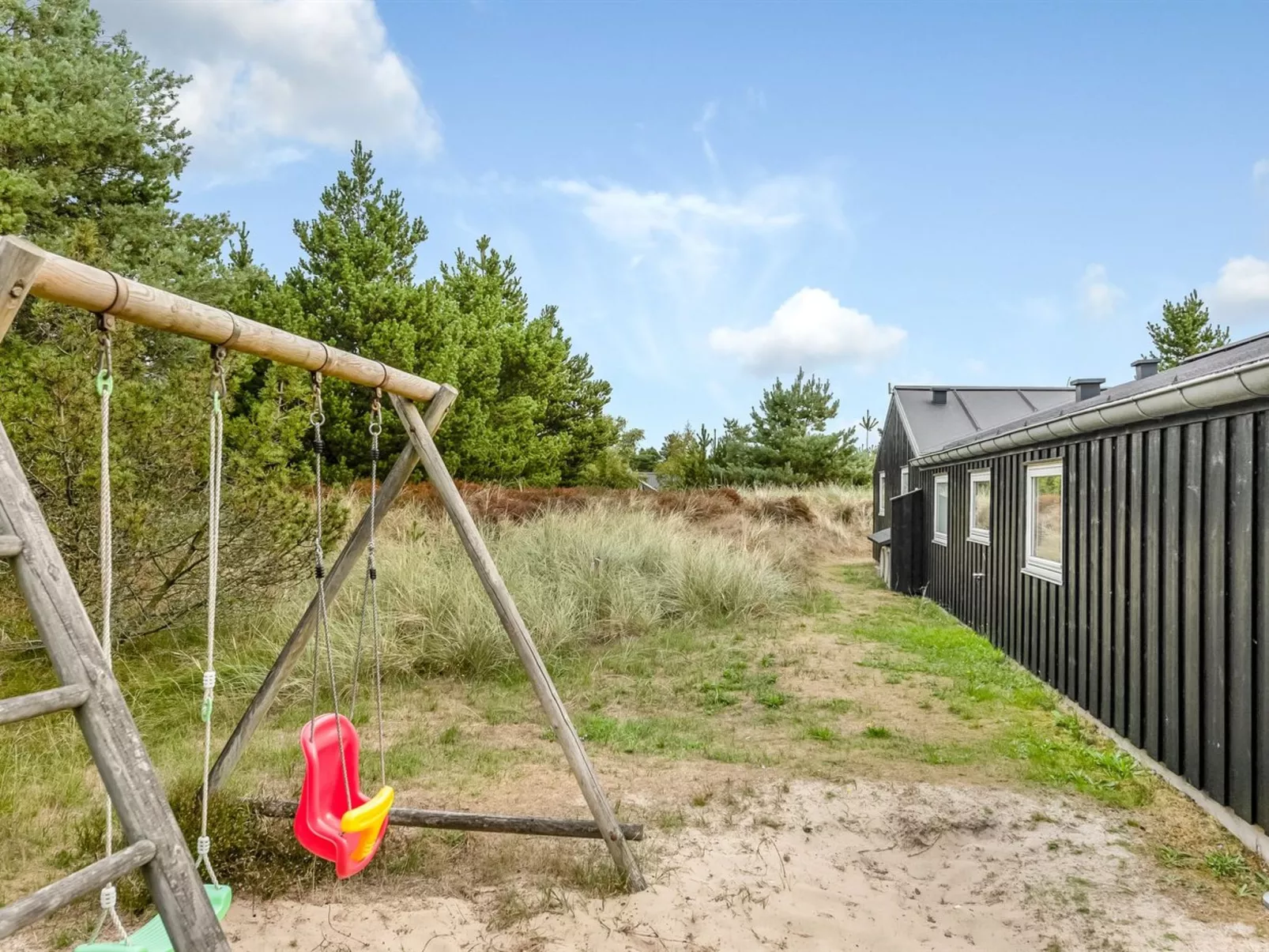 "Lav" - 3.8km from the sea-Buiten