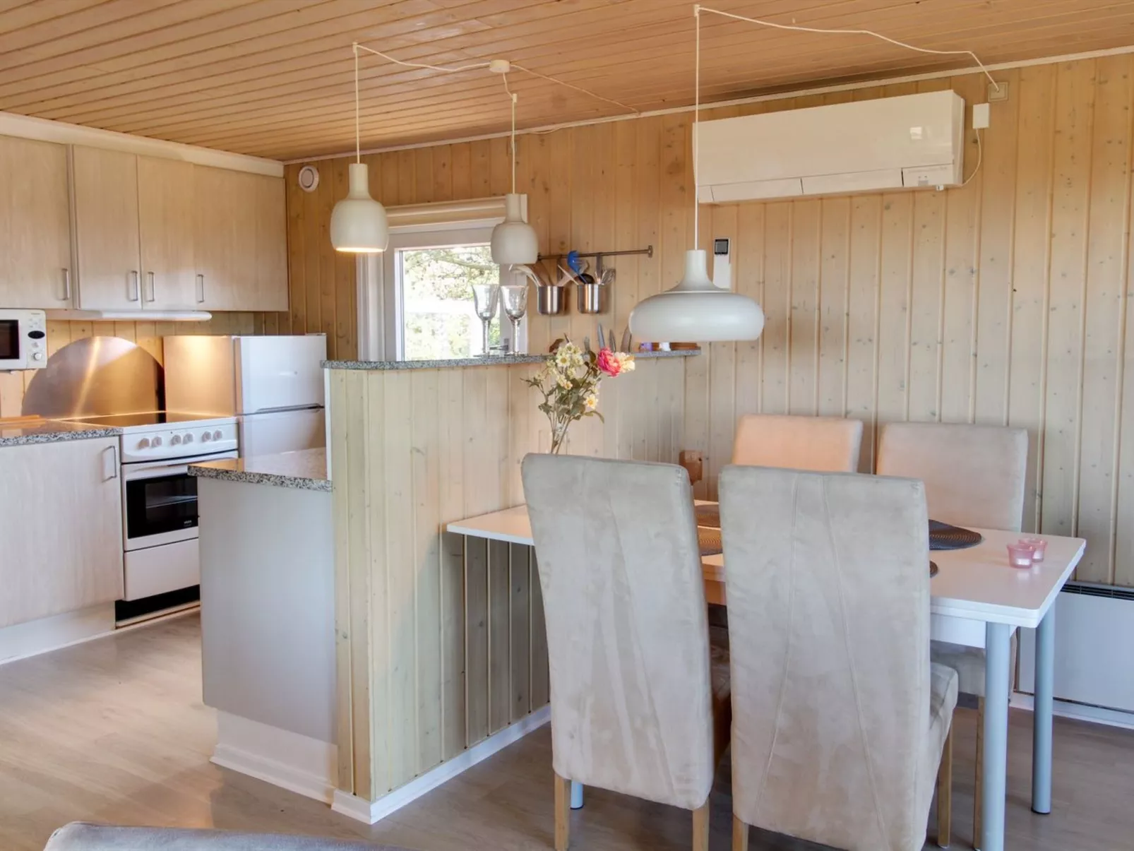 "Zekine" - 2.5km from the sea-Binnen