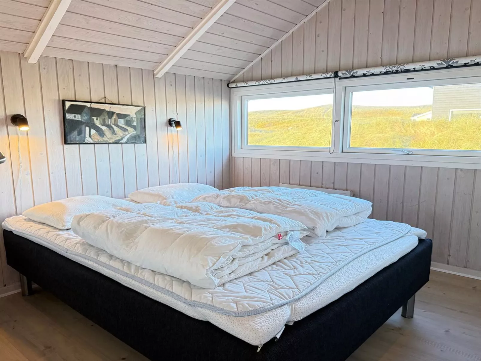 "Velena" -  from the sea-Binnen