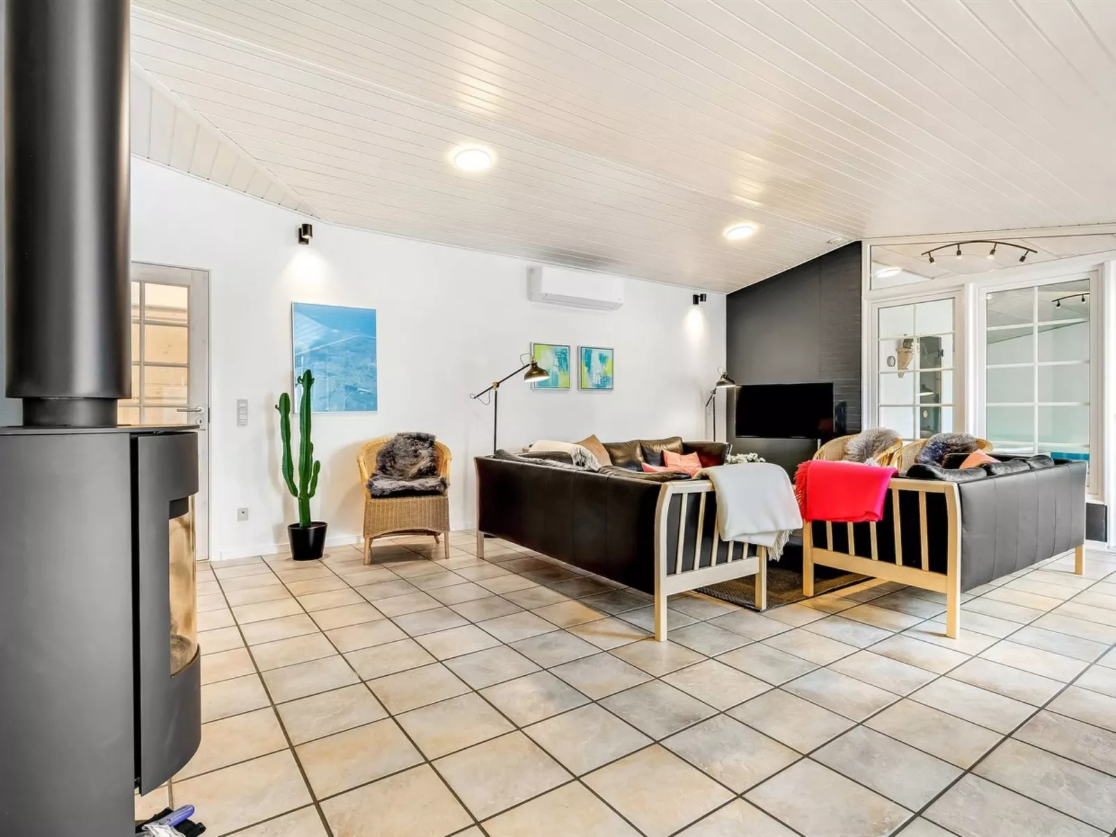 "Alfrida" - 1.5km from the sea-Binnen