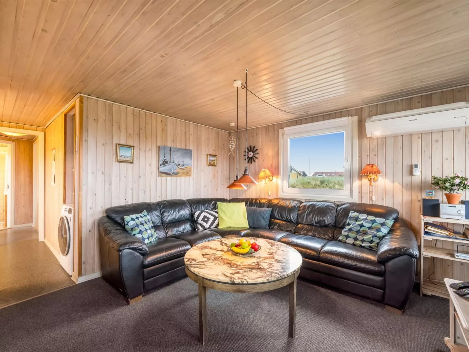 "Lambe" -  from the sea-Binnen