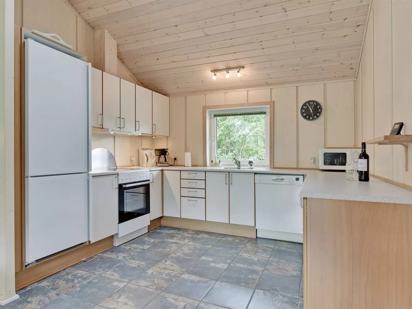 "Gundel" - 400m from the sea-Binnen