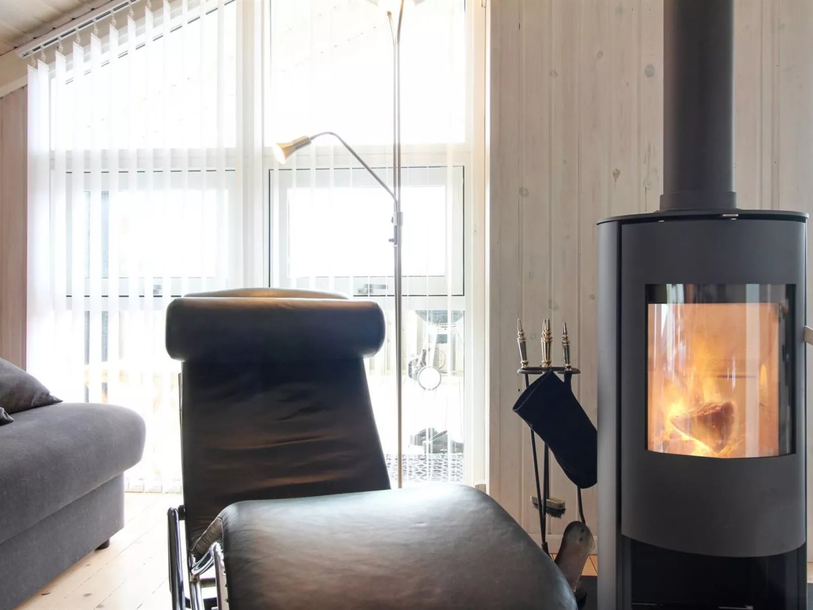 "Sixten" - 450m from the sea-Binnen