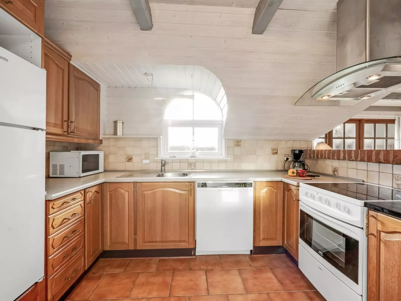 "Vangja" - 700m to the fjord-Binnen