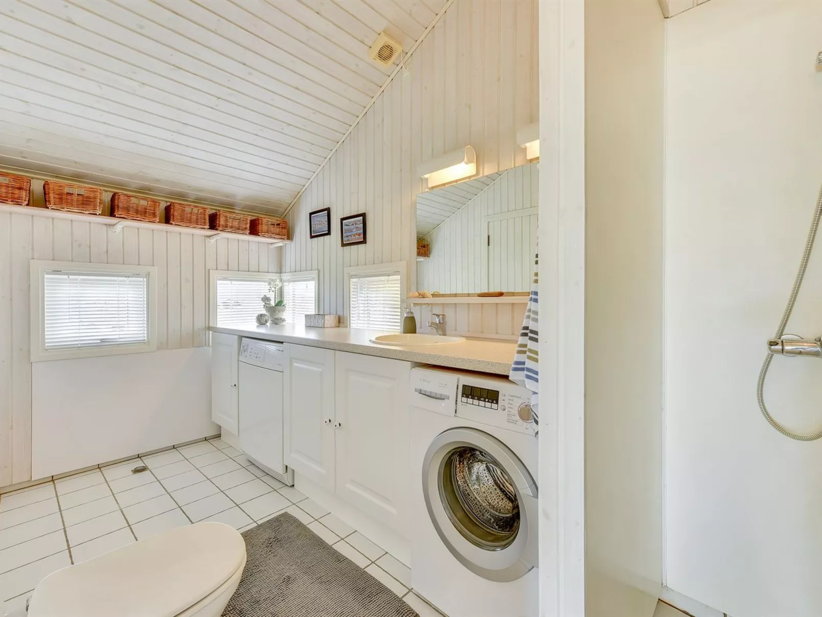 "Thrond" - 200m from the sea-Binnen