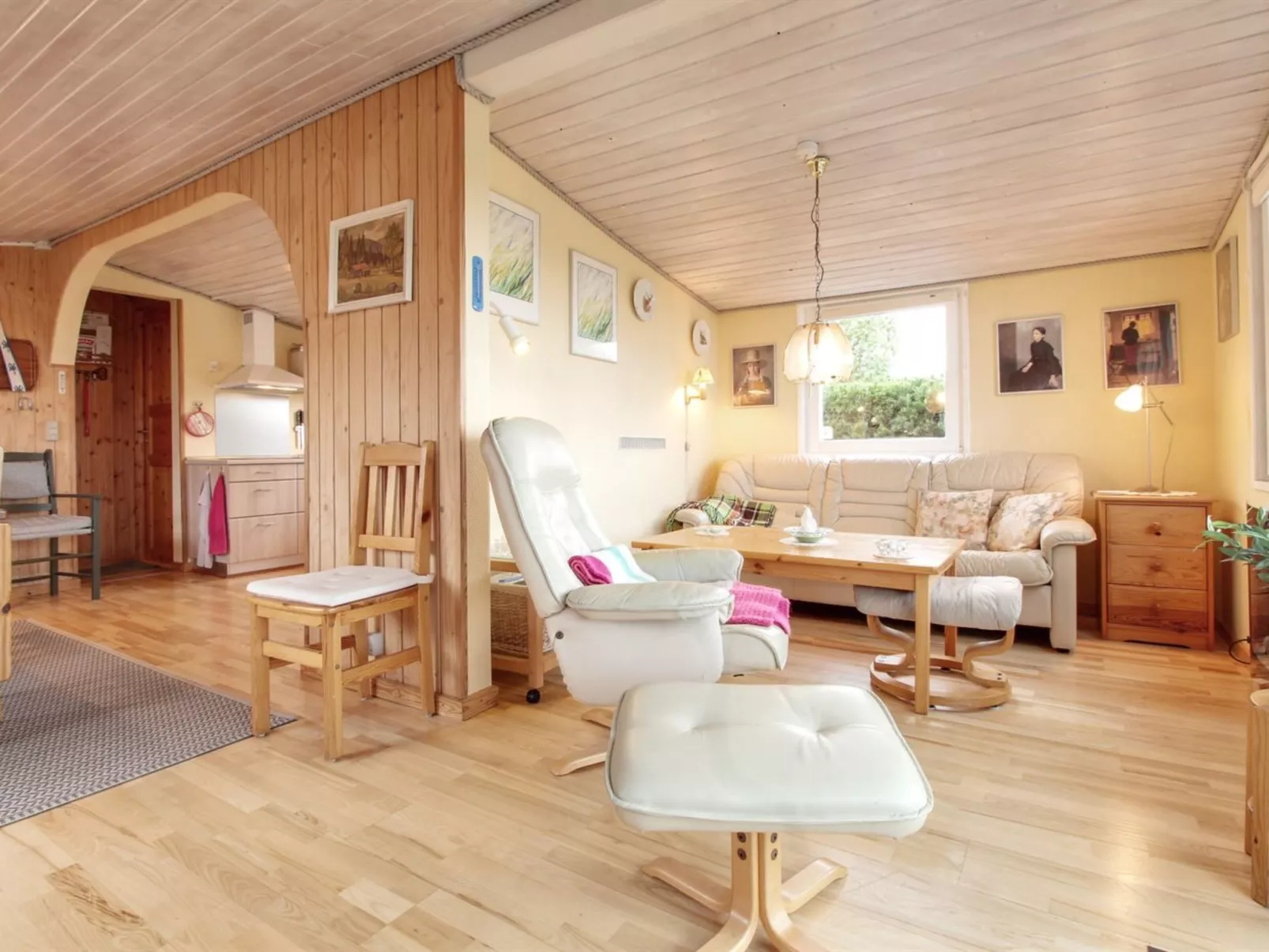 "Lilibeth" - 300m from the sea-Binnen