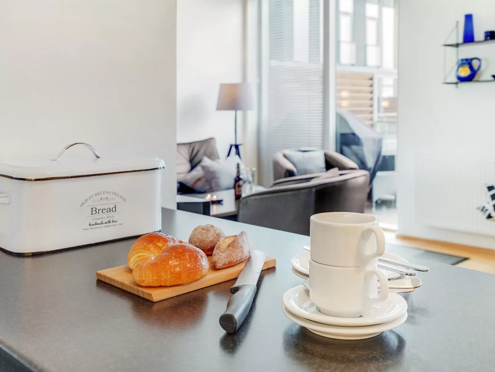 "Theis" - 100m from the sea-Binnen