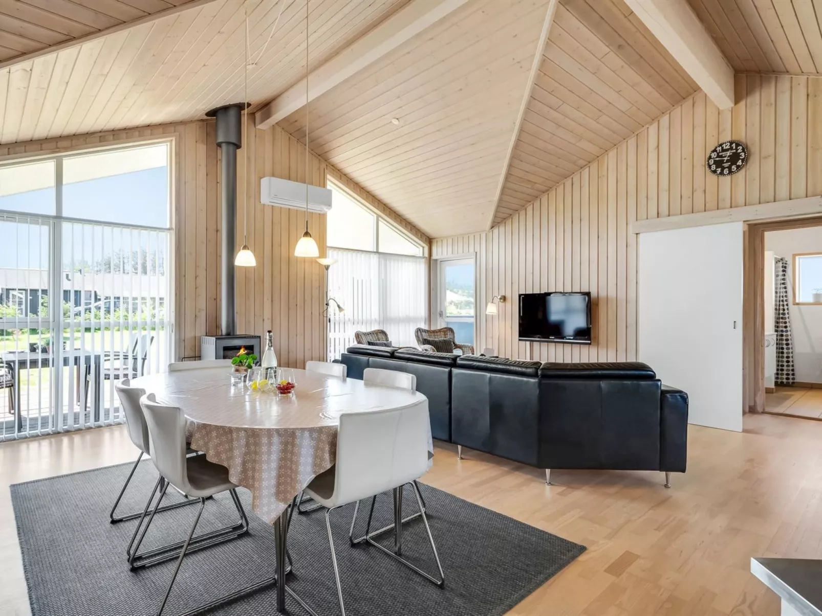 "Oskarvine" - 900m from the sea-Binnen