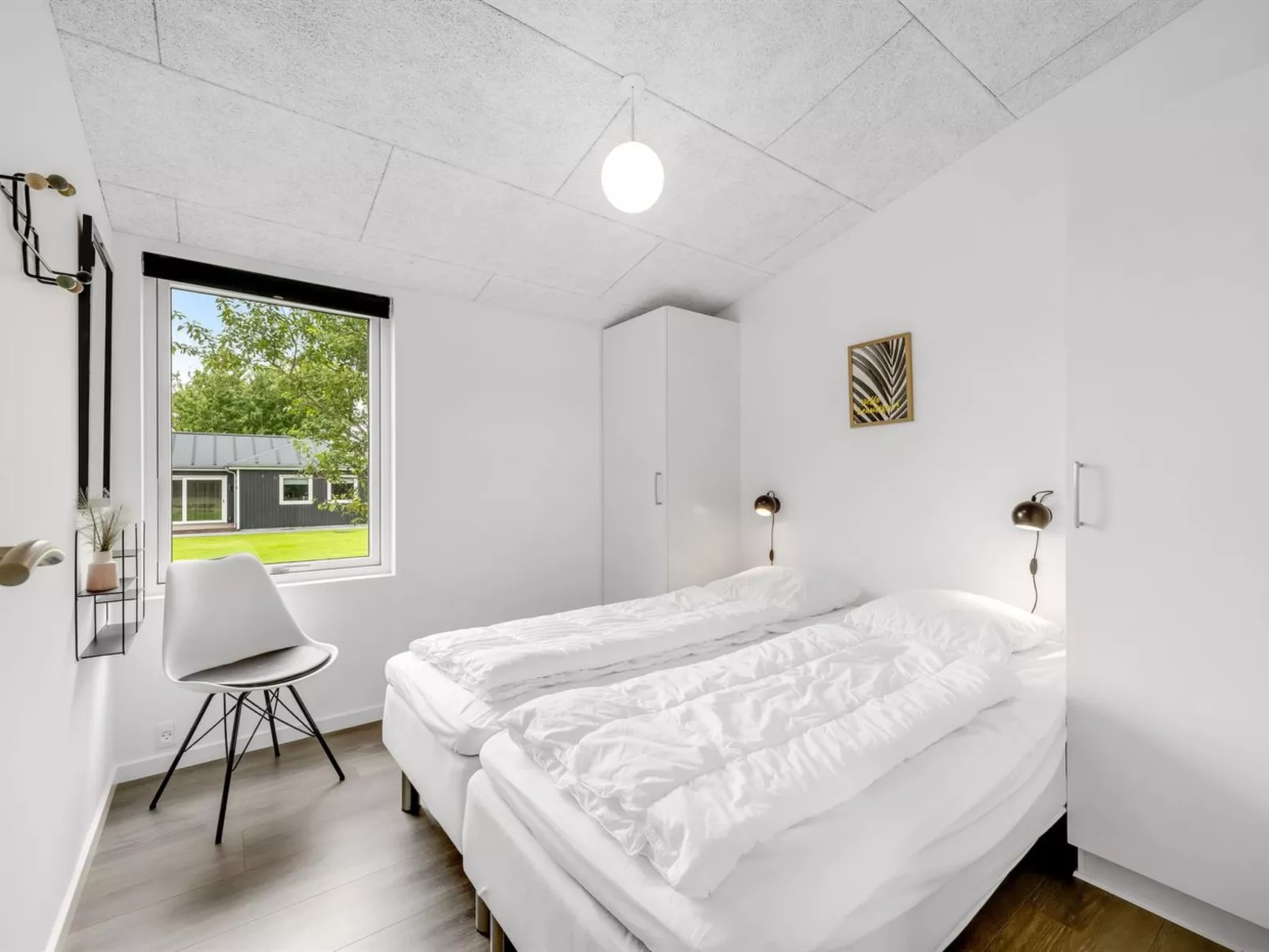 "Weike" - 950m to the fjord-Binnen