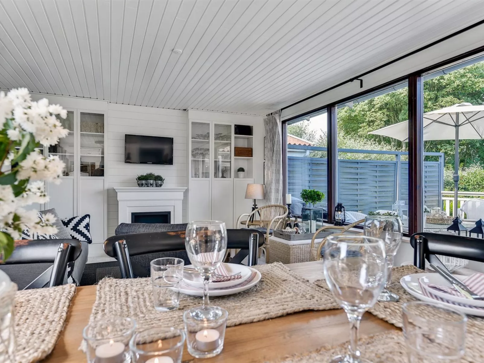 "Lillan" - 250m from the sea-Binnen