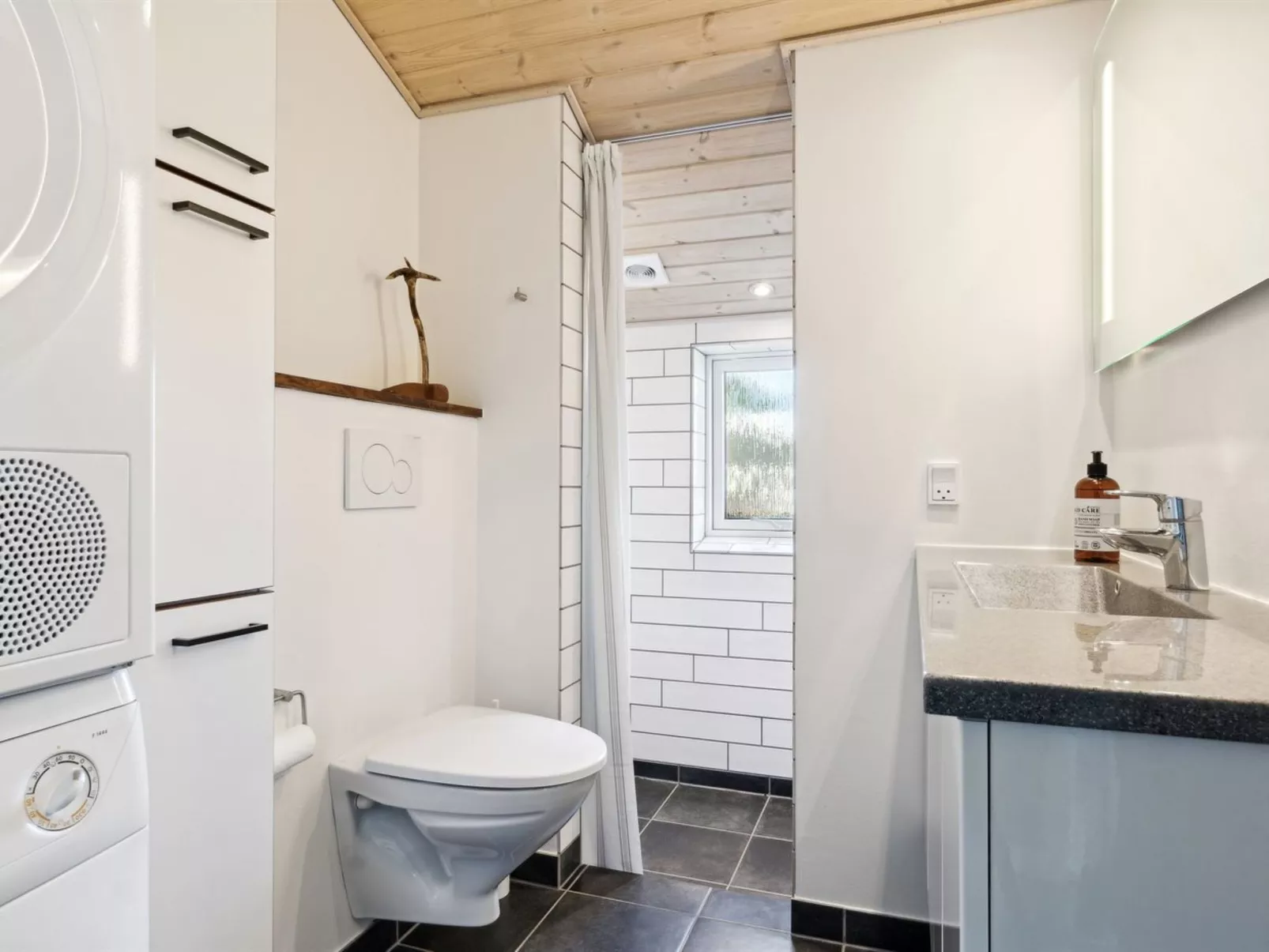 "Marissa" - 200m from the sea-Binnen