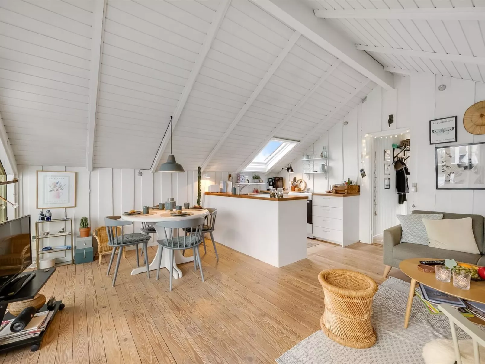 "Kamile" - 400m from the sea-Binnen