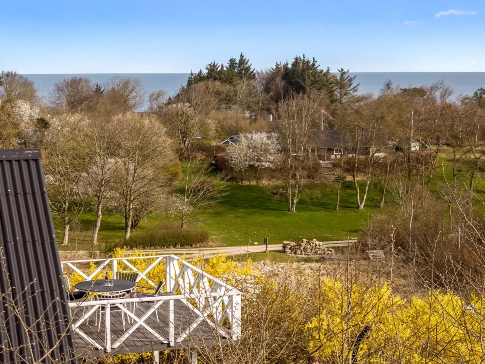 "Thyra" - 500m to the fjord-Buiten