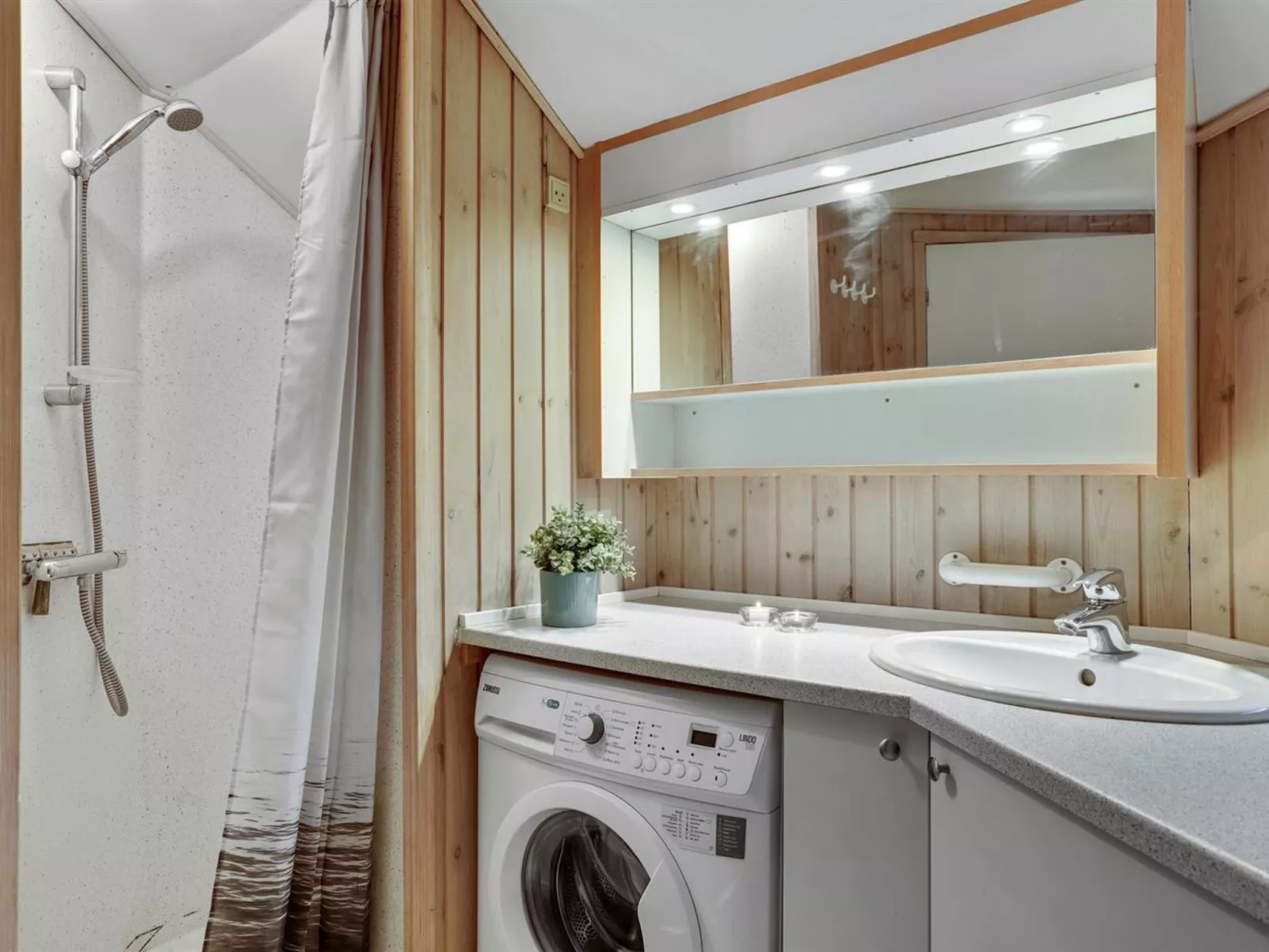 "Catarine" - 1.1km from the sea-Binnen