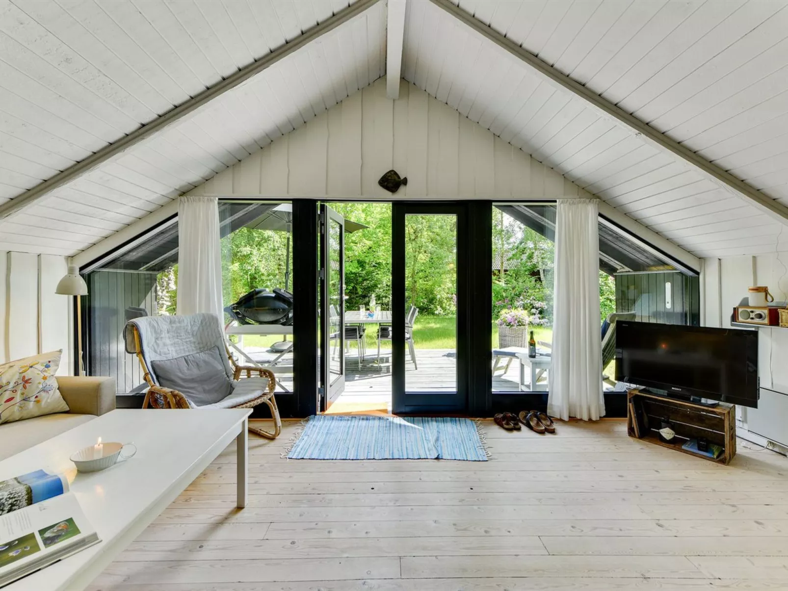 "Alika" - 200m to the fjord-Binnen