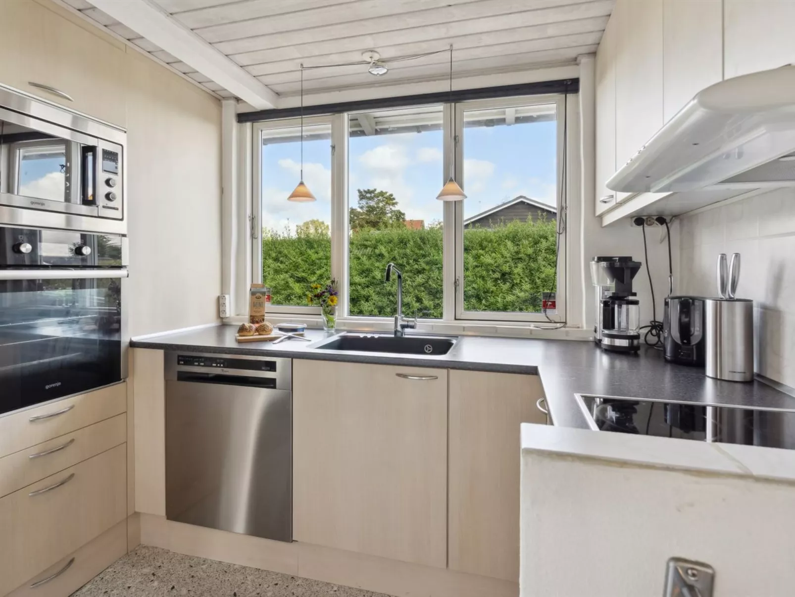 "Mena" - 200m from the sea-Binnen