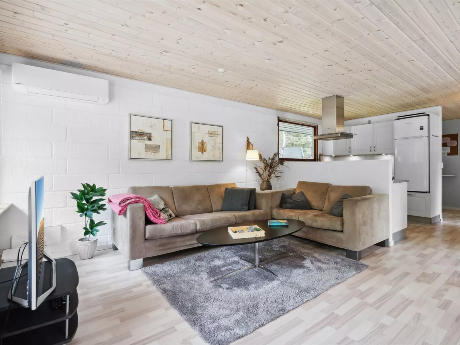 "Marta" - 1.5km from the sea-Binnen