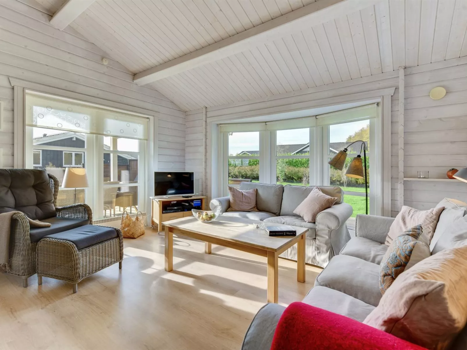 "Ruusu" - 300m from the sea-Binnen