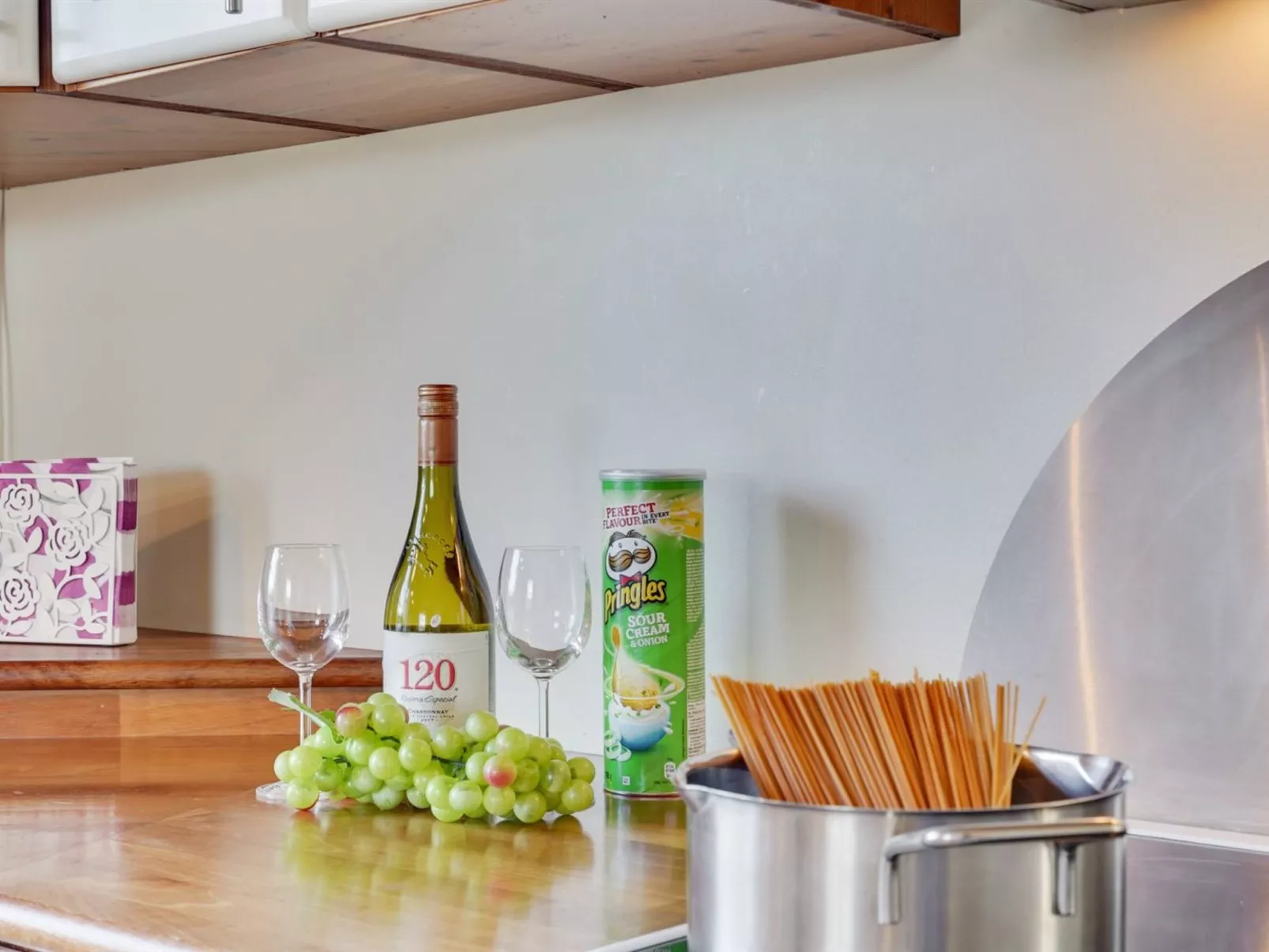 "Harrieth" - 16km from the sea-Binnen