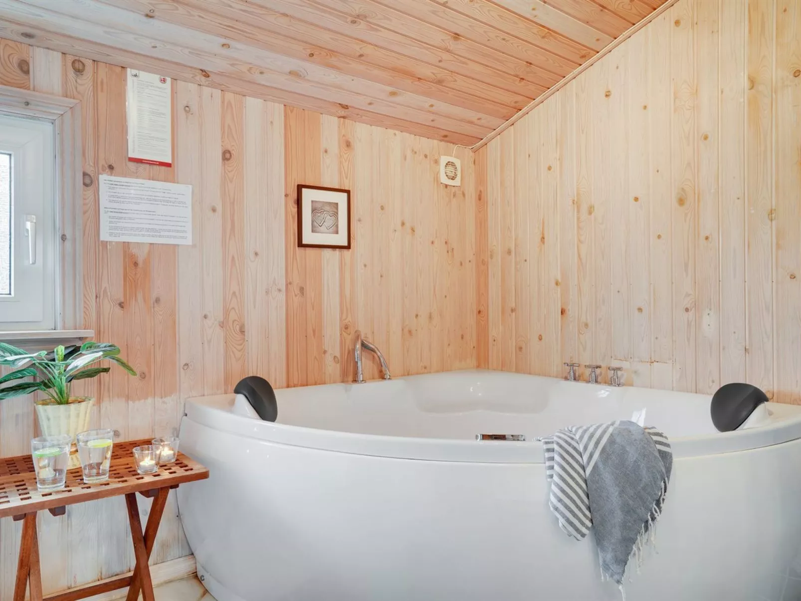 "Melanie" - 950m from the sea-Binnen