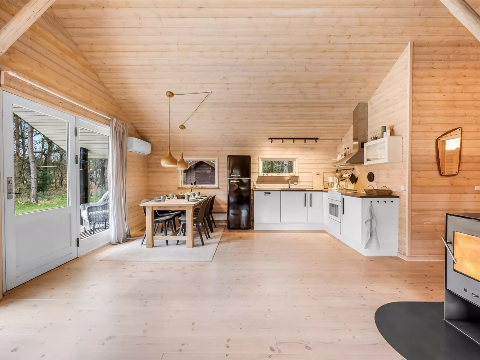 "Aman" - 700m to the fjord-Binnen