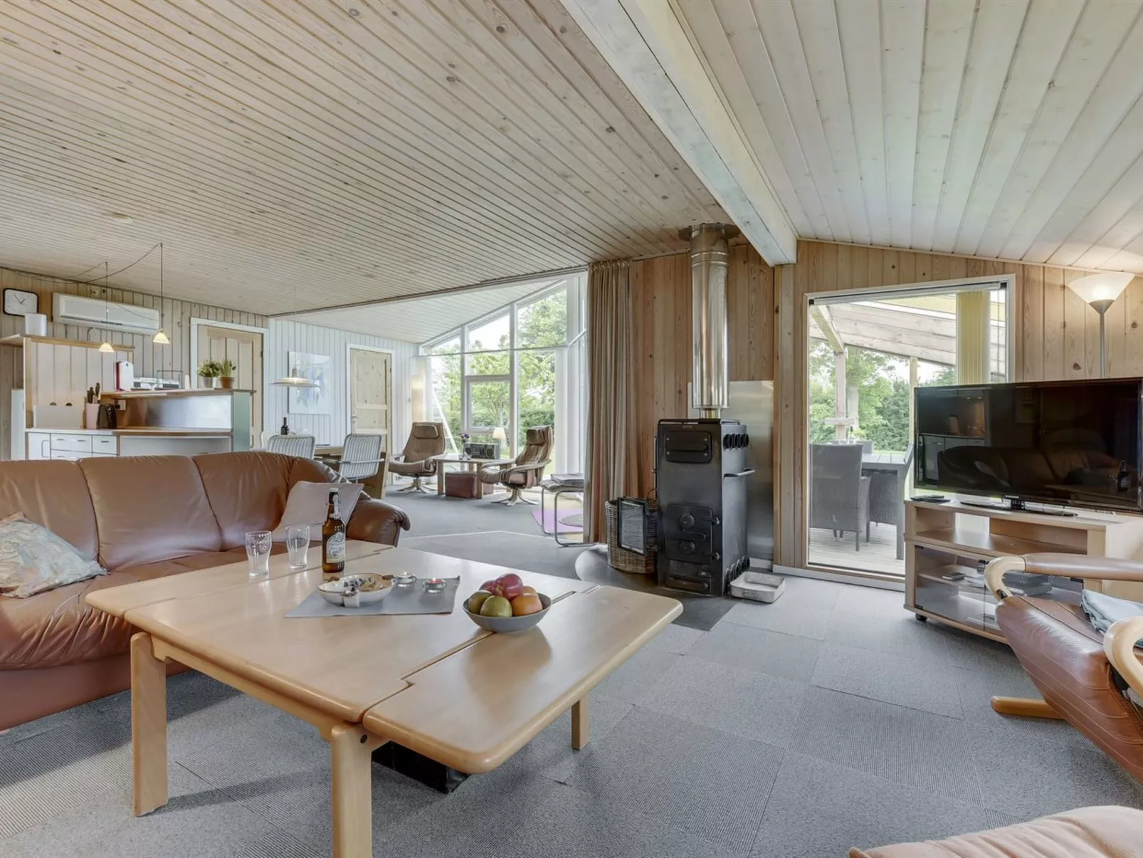 "Virpi" - 400m from the sea-Binnen