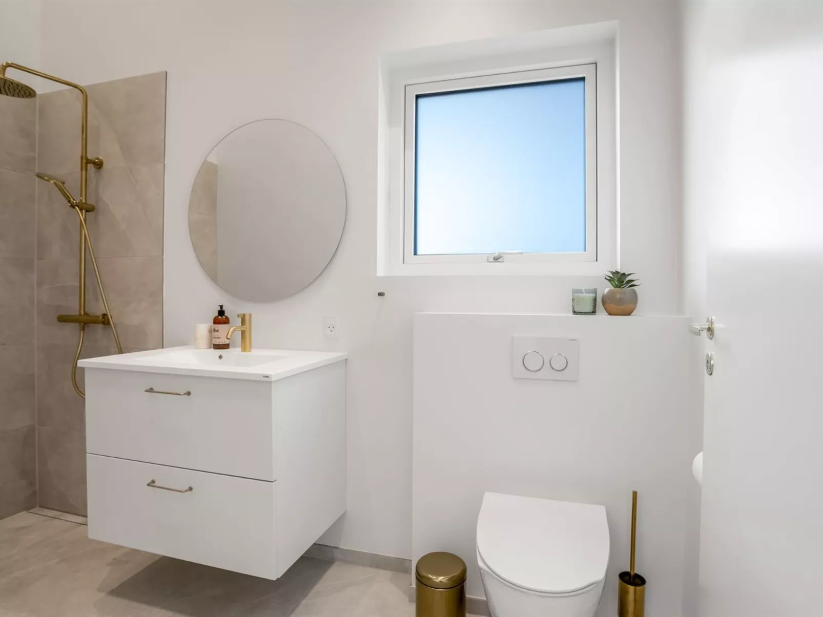 "Edmond" - 995m from the sea-Binnen