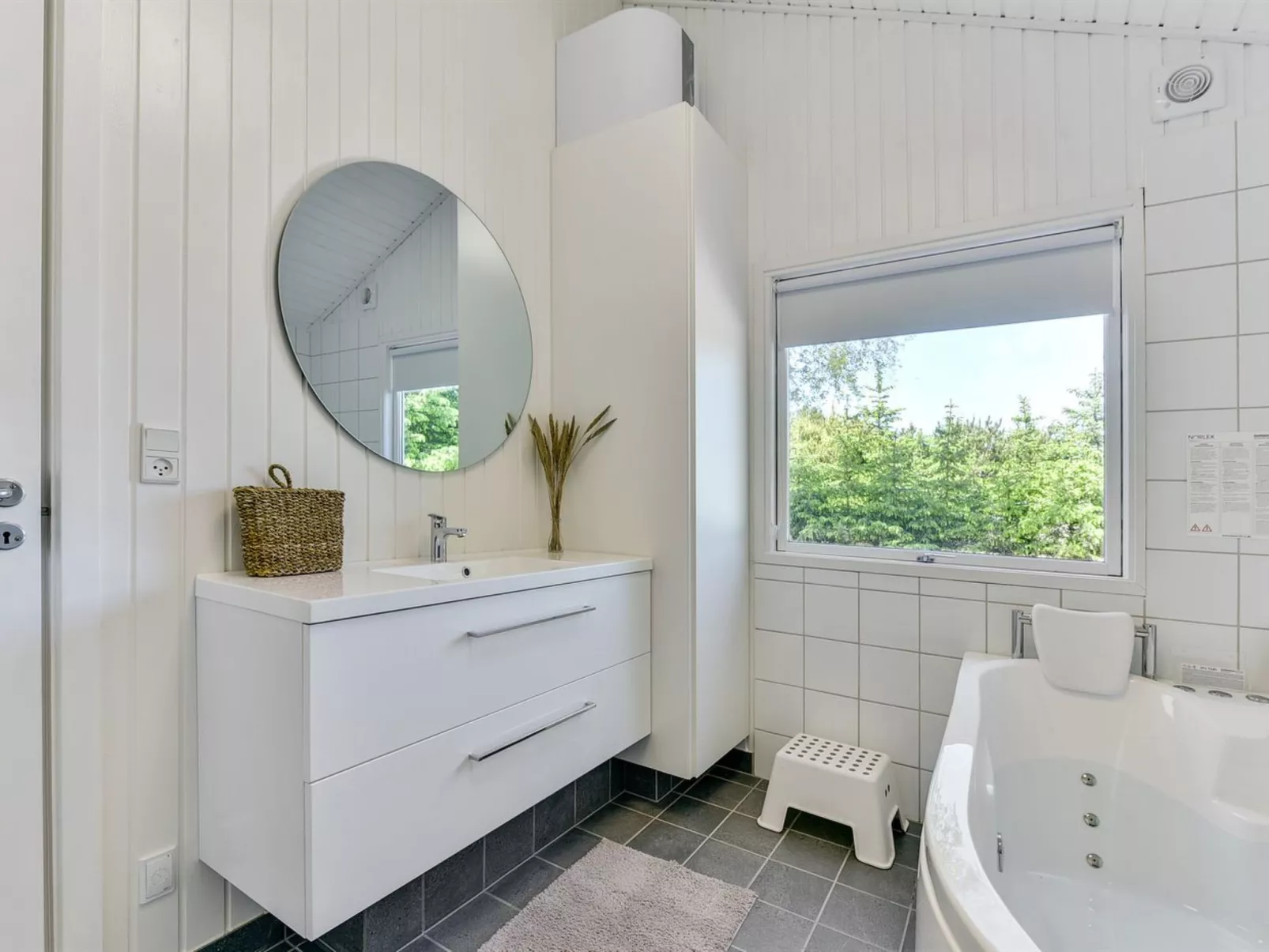 "Gustina" - 1.2km from the sea-Binnen