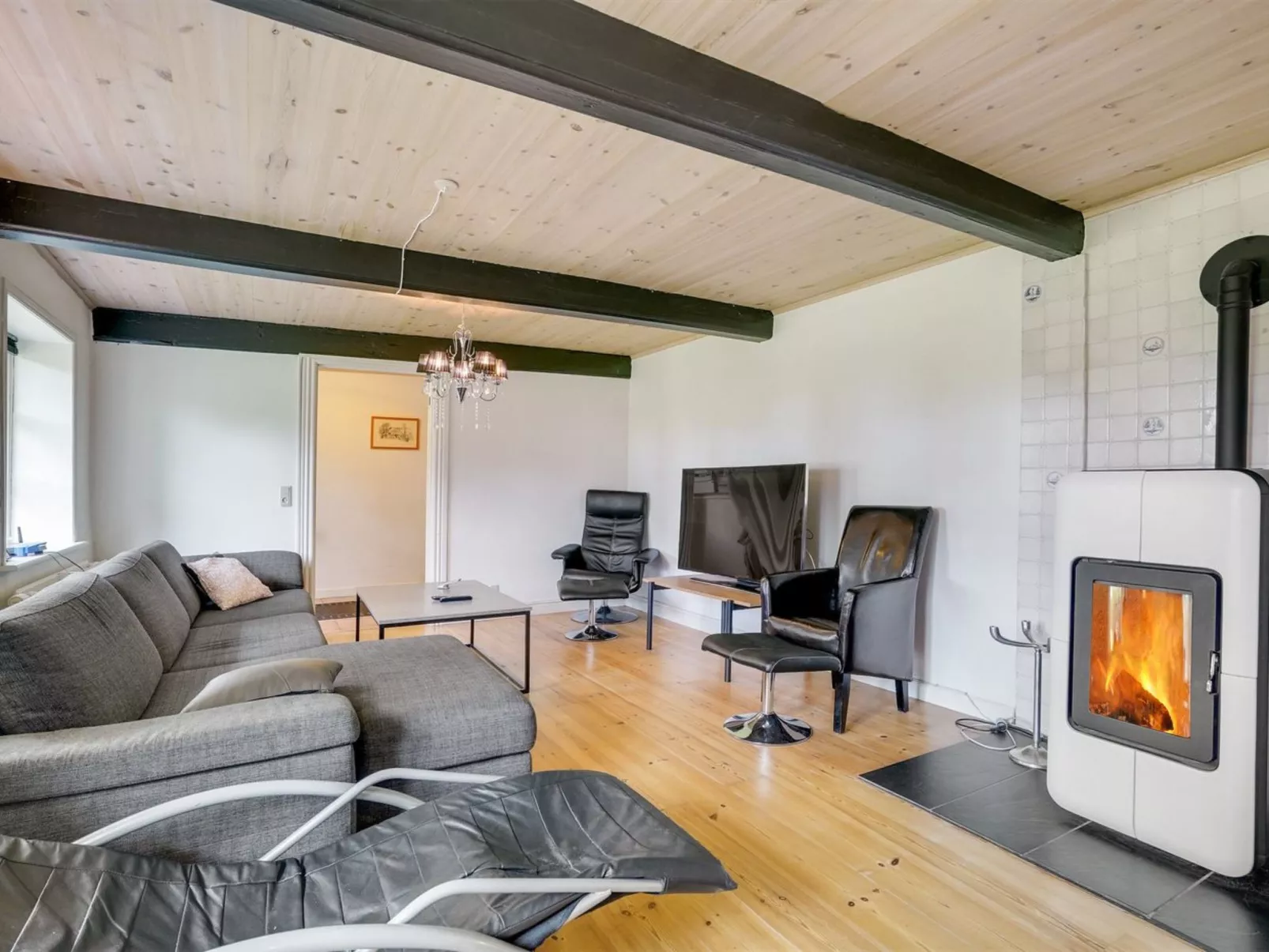 "Knut" - 10km from the sea-Binnen