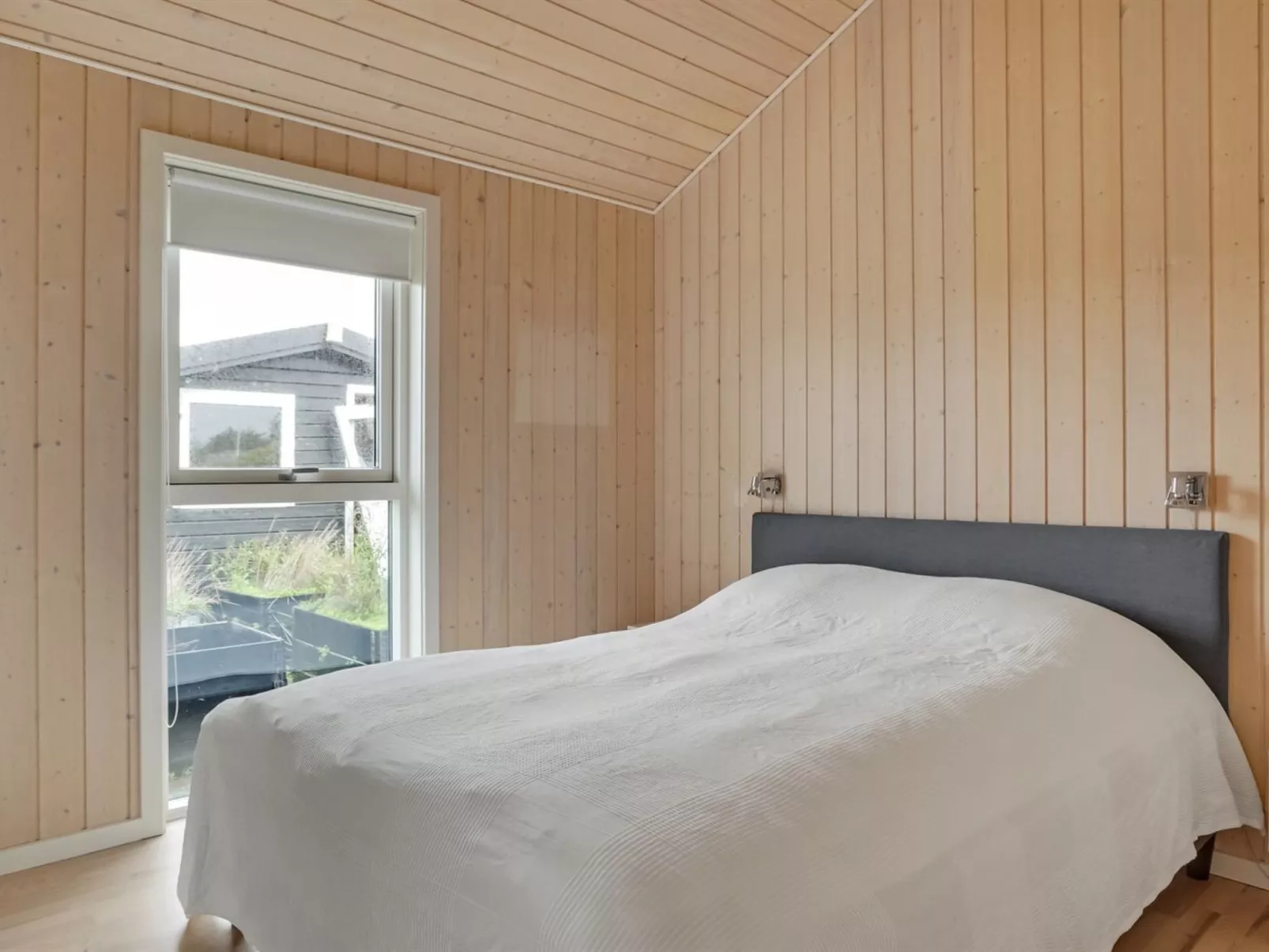 "Illona" -  from the sea-Binnen