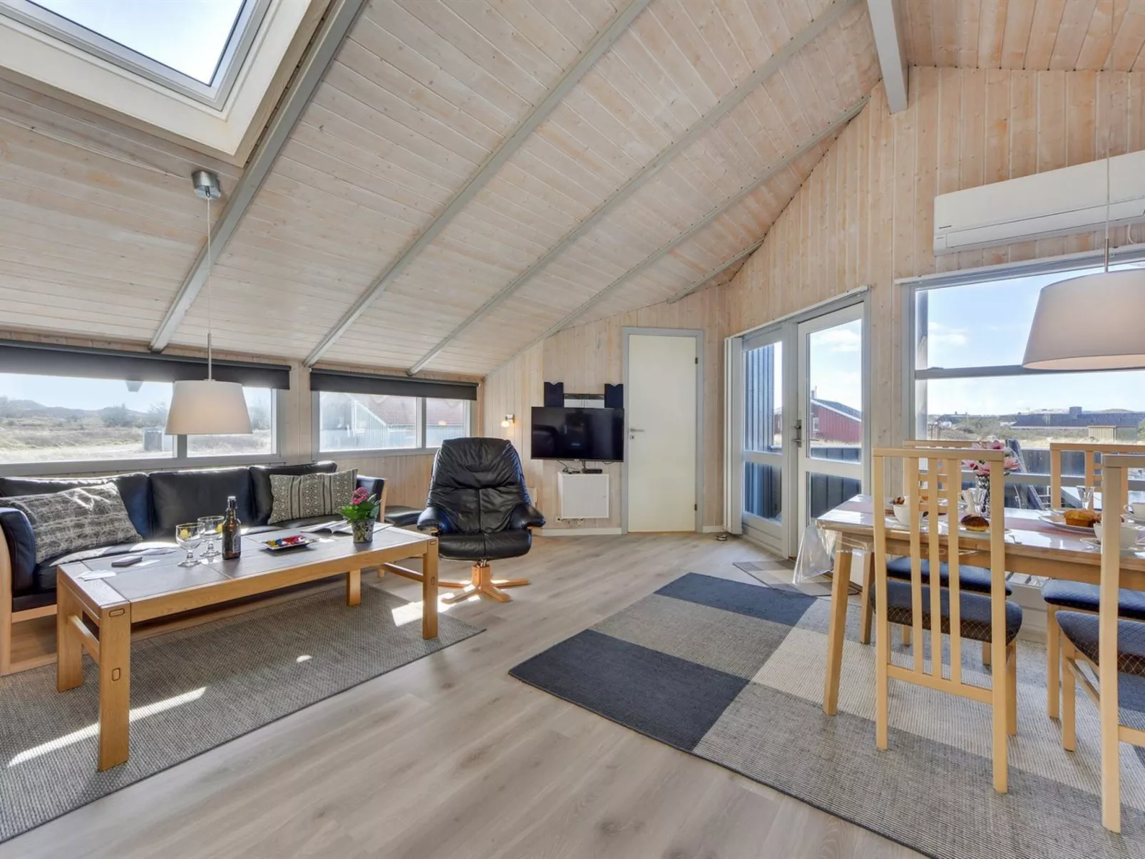 "Durita" - 600m to the fjord-Binnen