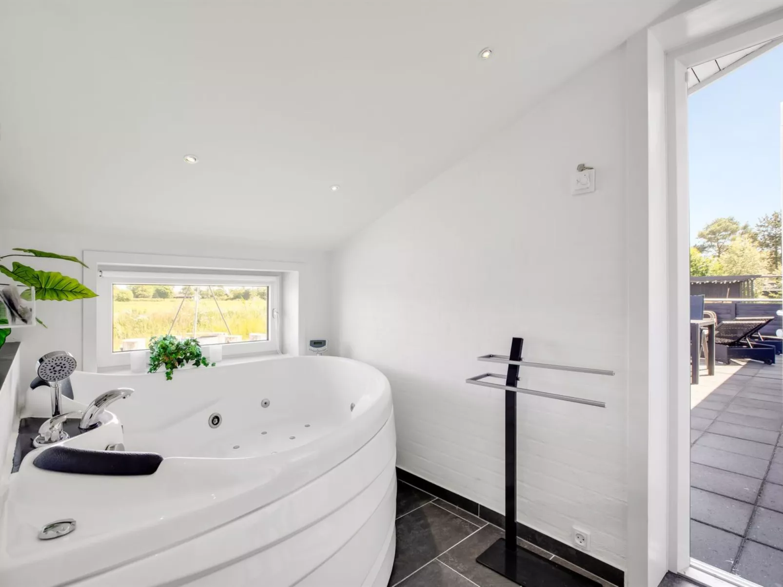 "Erna" - 400m from the sea-Binnen