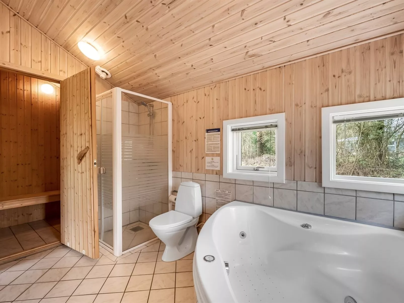 "Sesto" - 300m to the fjord-Binnen