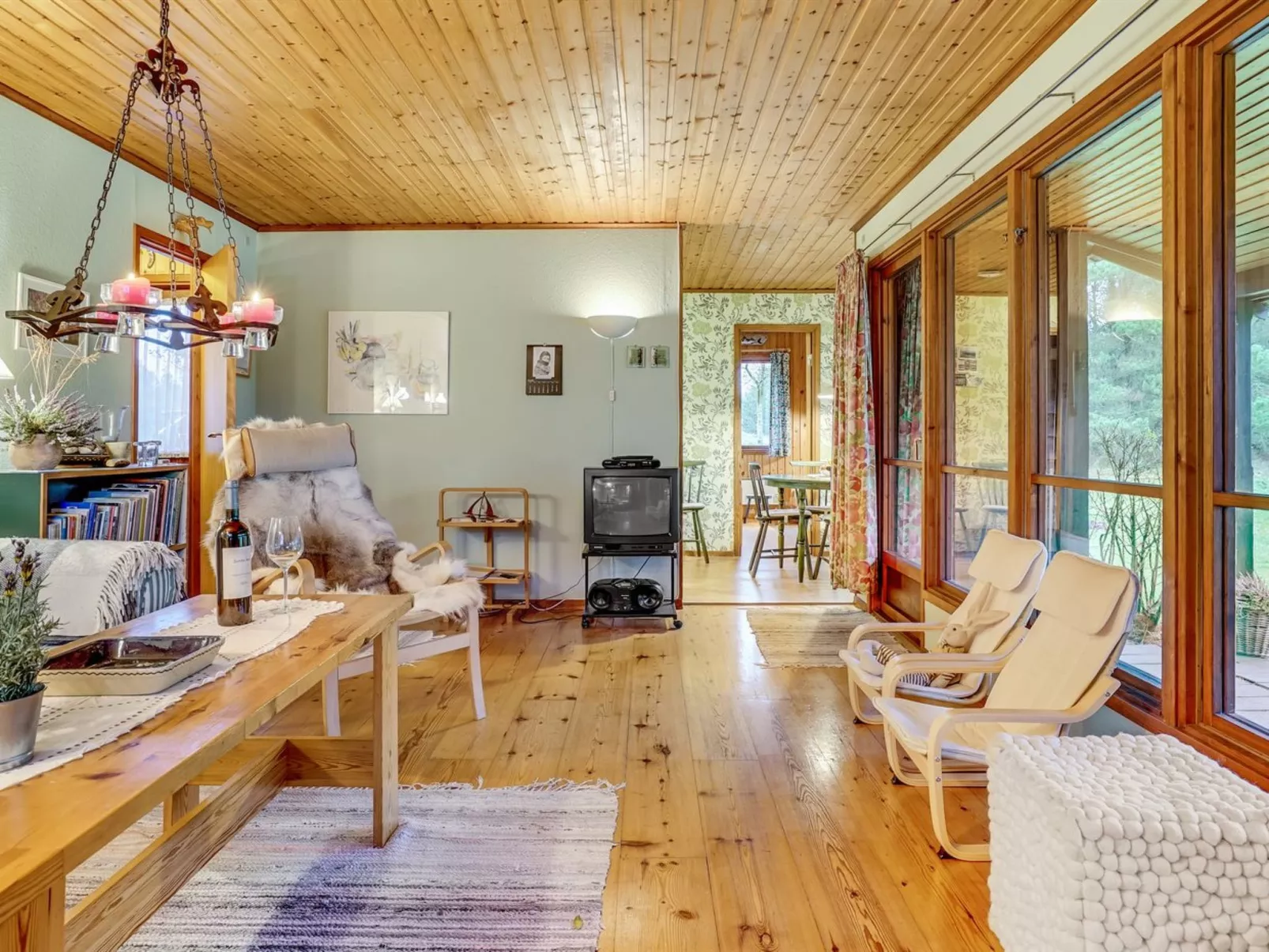 "Carina" - 5km from the sea-Binnen